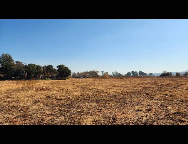 LAND FOR SALE IN BERTON PARK